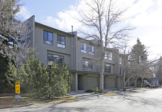 Poiint McKay I in Calgary, AB - Building Photo - Primary Photo