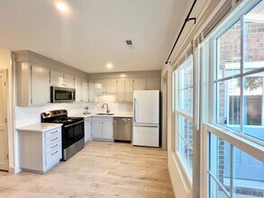 1 Commercial Row, Unit B in Charleston, SC - Building Photo - Building Photo