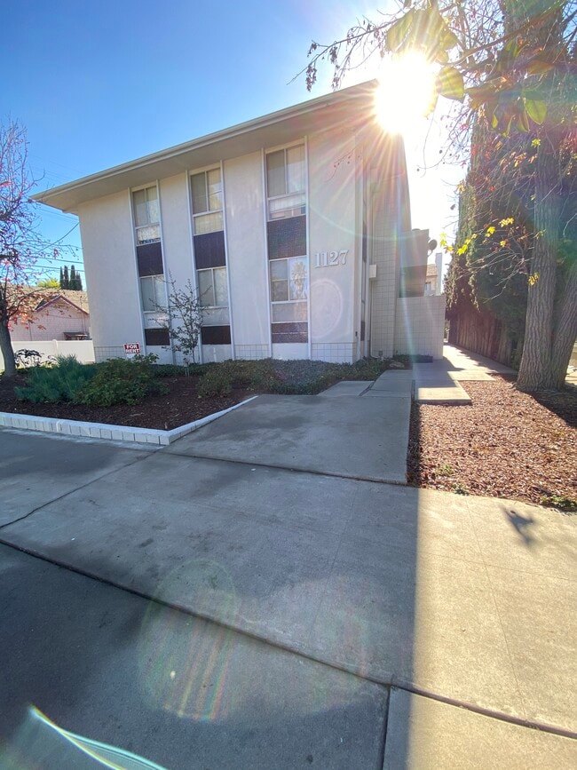 1127 Magnolia St, Unit 9, Unit 9