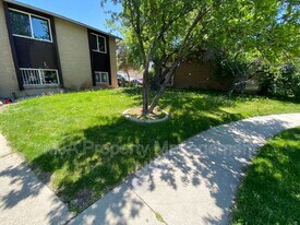2523 S Lakecrest Dr in West Valley City, UT - Building Photo