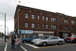 7501 S Jeffery LLC in Chicago, IL - Building Photo