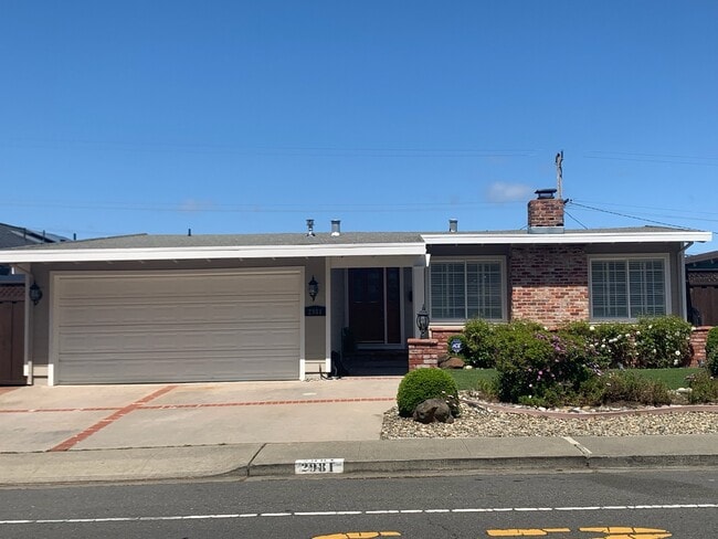 2981 Crestmoor Dr in San Bruno, CA - Building Photo - Building Photo