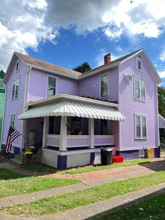 604 Cutler St in Marietta, OH - Building Photo