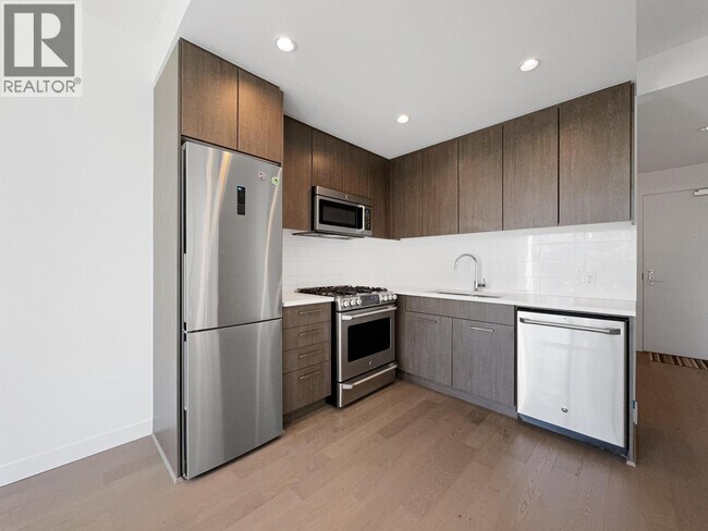 9060 University Crescent in Burnaby, BC - Building Photo - Building Photo