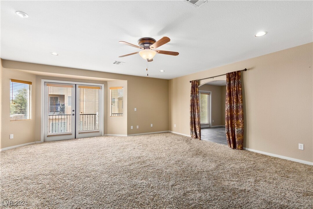 8461 Moondance Cellars Ct in Las Vegas, NV - Building Photo
