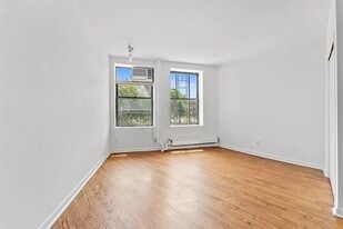 195 Prospect Park W in Brooklyn, NY - Building Photo