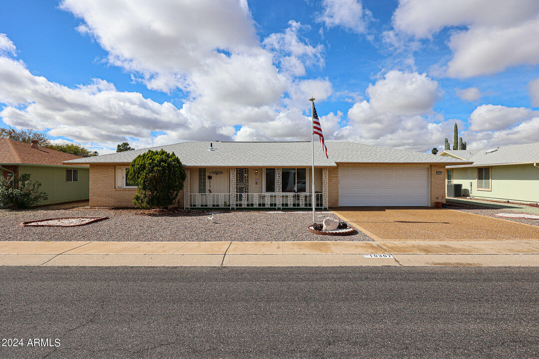 10307 W Sutters Gold Ln in Sun City, AZ - Foto de edificio