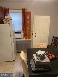5023 Wayne Ave photo'