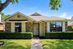 934 Sanders Dr in Duncanville, TX - Building Photo
