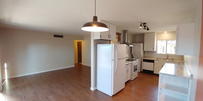 4423 Plaza Vista, Unit #B