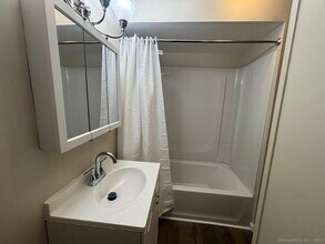 156 River Rd Ext in Greenwich, CT - Building Photo - Building Photo