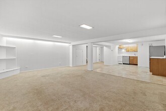 2545 W Lunt Ave in Chicago, IL - Foto de edificio - Building Photo