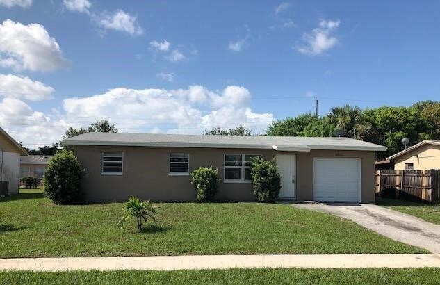 4850 Andros Dr in West Palm Beach, FL - Foto de edificio