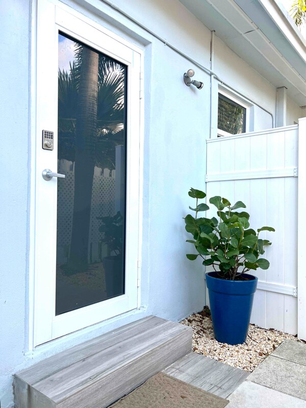 408 NW 28th St in Wilton Manors, FL - Building Photo - Building Photo