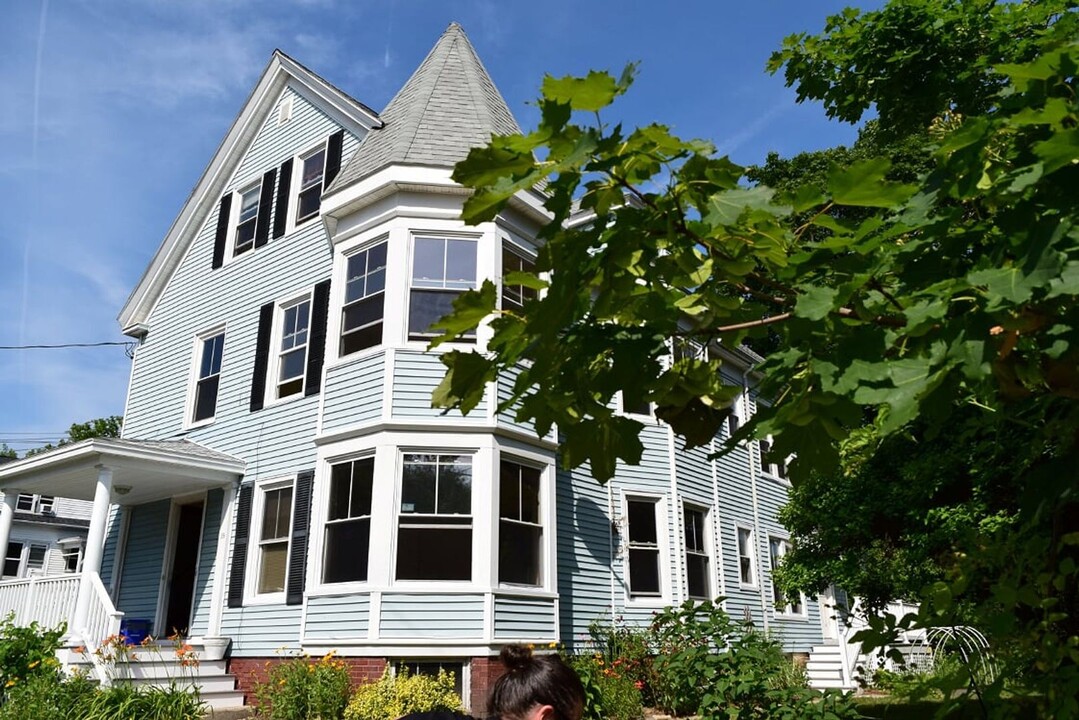 35 Bolton St in Portland, ME - Foto de edificio