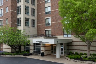 The Residences at Harbor Greene in Bellevue, KY - Foto de edificio - Building Photo