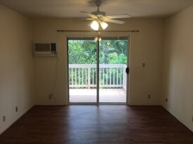 480 Kenolio Rd in Kihei, HI - Building Photo