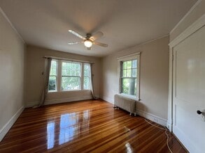 448 Broadway, Unit #2 in Cambridge, MA - Foto de edificio - Building Photo