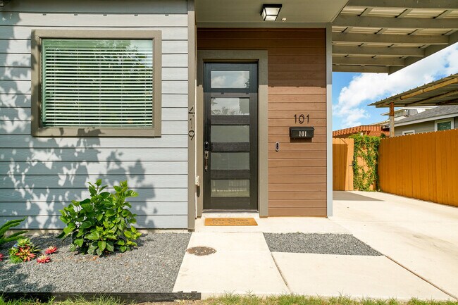 419 Cactus St in San Antonio, TX - Building Photo - Building Photo