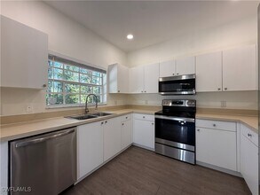 3305 Lisa Ln in Naples, FL - Building Photo - Building Photo