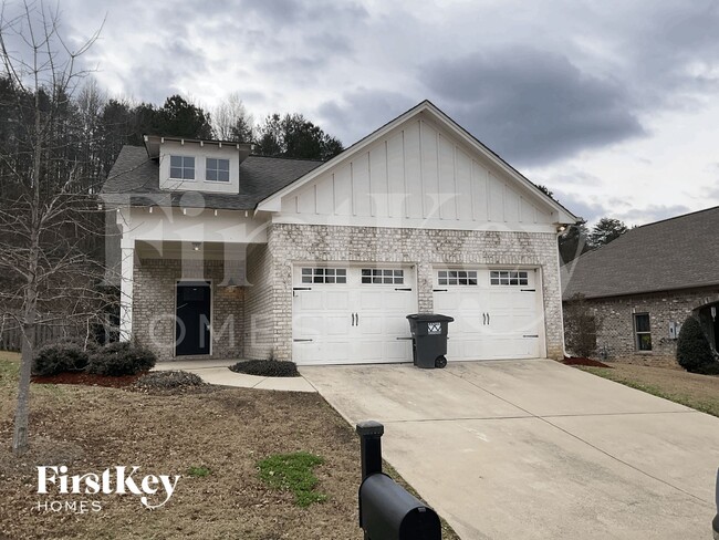 property at 1384 Woodridge Pl