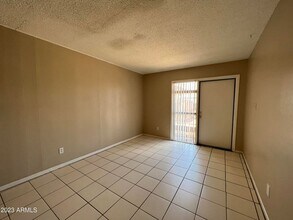 26 W 6th Pl in Mesa, AZ - Foto de edificio - Building Photo