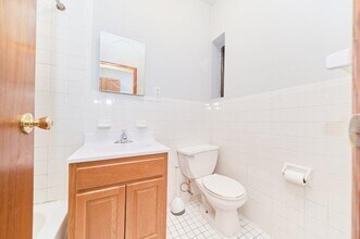 462 9th Ave in New York, NY - Building Photo - Building Photo