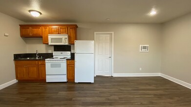 2707 Highland Ave in San Diego, CA - Building Photo - Interior Photo