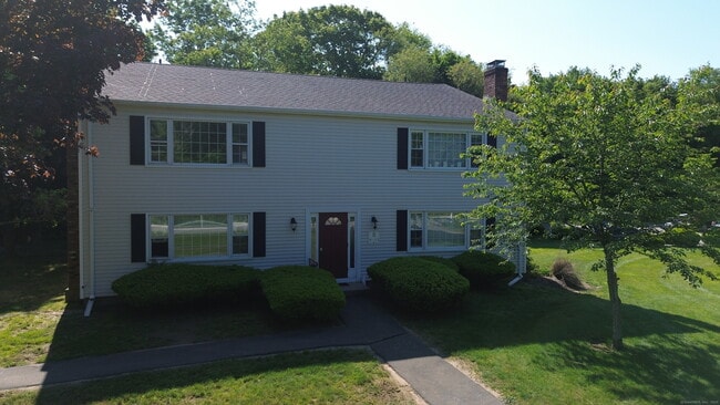 174 Old Boston Post Rd in Old Saybrook, CT - Foto de edificio - Building Photo
