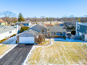 604 Nordic Ct in Libertyville, IL - Building Photo - Building Photo