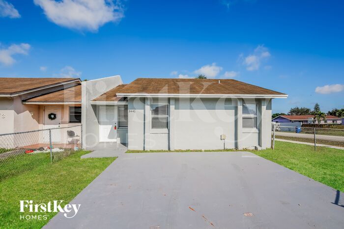 3441 NW 194th Terrace in Miami Gardens, FL - Building Photo