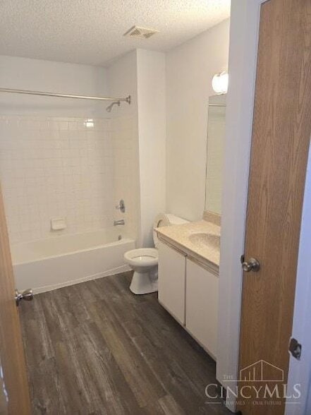 5146 Red Cloud Ct in Oxford, OH - Foto de edificio - Building Photo