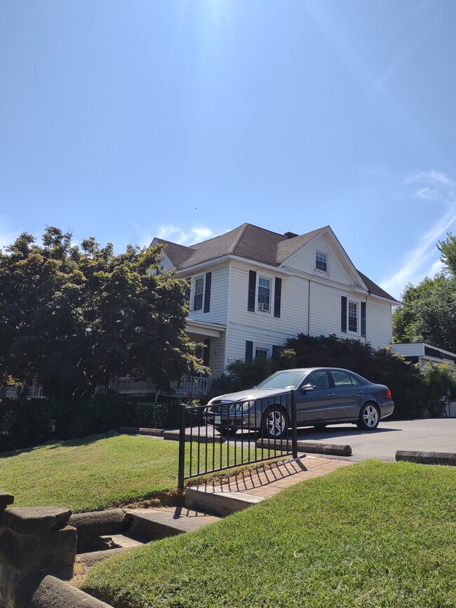 1409 3rd St SW, Unit A2 in Roanoke, VA - Building Photo - Building Photo