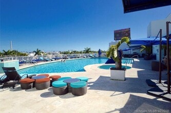 1750 NW 107th Ave in Miami, FL - Building Photo - Building Photo