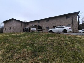 704 S 2nd St in Williamsburg, KY - Building Photo