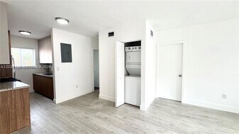660 Lenox Ave. in Miami Beach, FL - Building Photo