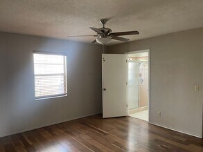 276 Vilna St in Port Charlotte, FL - Foto de edificio - Building Photo