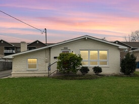 7408 Lorenzo Ln in Louisville, KY - Building Photo