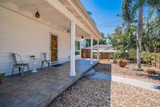 1610 56th St S in Gulfport, FL - Foto de edificio - Building Photo