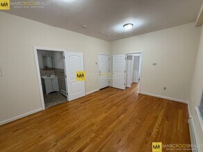 16 Chelsea St, Unit Chelsea St in Boston, MA - Building Photo - Building Photo