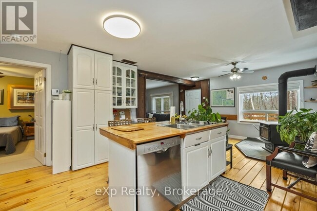 20 Sunnyshore Park Dr in Mckellar, ON - Building Photo - Building Photo