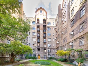 Hudson View Gardens in New York, NY - Building Photo - Building Photo