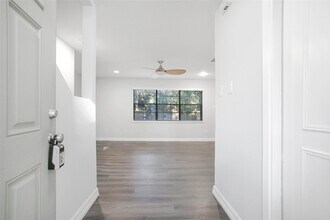 56 E White Willow Cir in Spring, TX - Building Photo - Building Photo