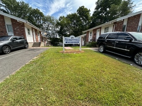 40 Whitewood Rd in Waterbury, CT - Building Photo - Building Photo