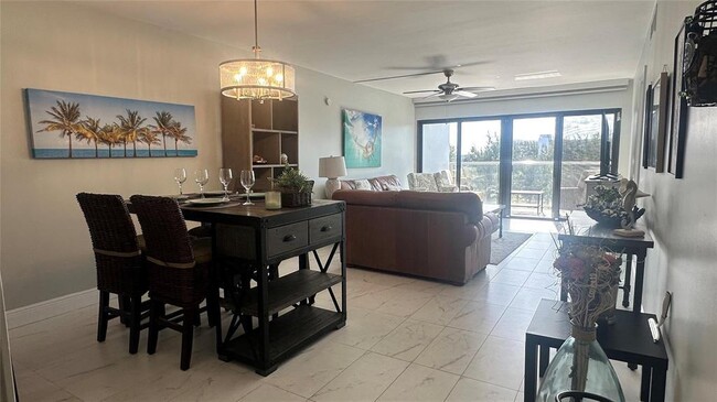 property at 1401 N Riverside Dr