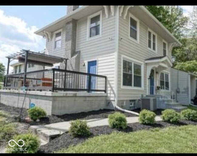 property at 952 E 34th St