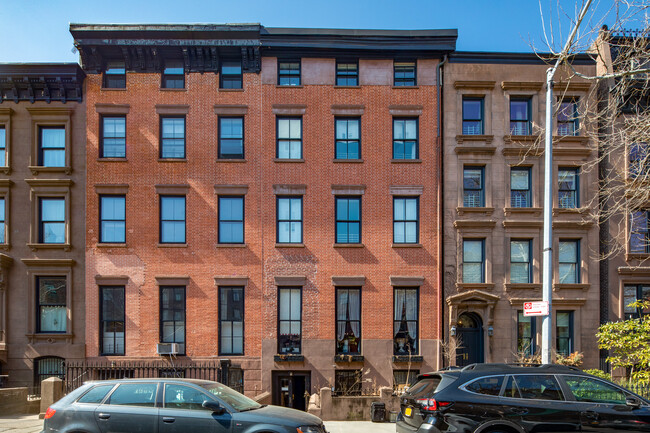 24 Strong Pl in Brooklyn, NY - Foto de edificio - Primary Photo