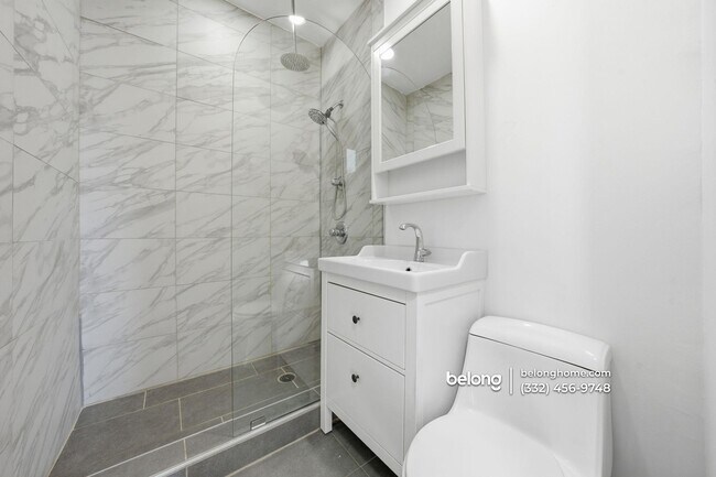 202 E 93rd St, Unit 3R in Brooklyn, NY - Foto de edificio - Building Photo