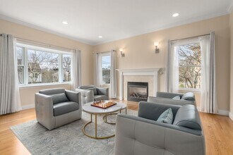 290 Hartman Rd in Newton, MA - Building Photo - Building Photo