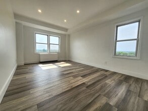 750 N Broad St, Unit 1G in Elizabeth, NJ - Foto de edificio - Building Photo